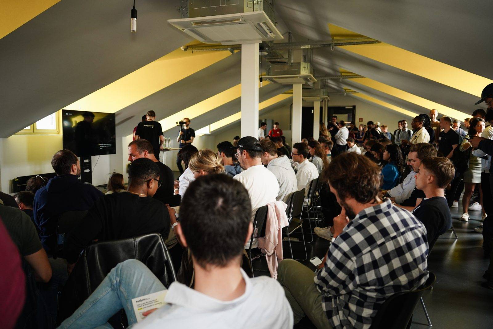 A full room under the roof